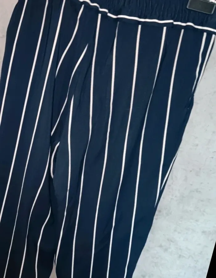 Pantalon Zara taille XS - photo numéro 2