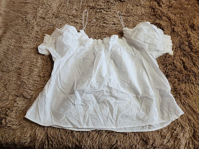 Blouse à volants au cou et manches - photo numéro 3