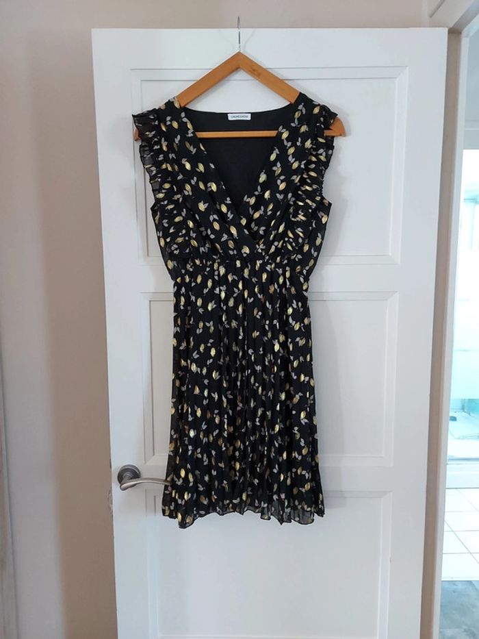 Robe fluide noir et or