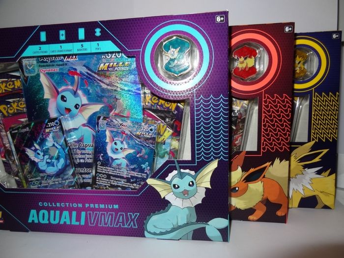 Coffret Pokémon Premium 3 pièces : Aquali / Pyroli / Voltali-VMAX - Neuf - photo numéro 3