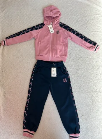 Ensemble Christian Lacroix