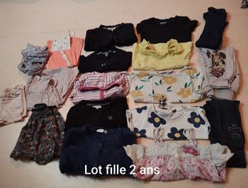 Lot vêtements fille 2 ans 