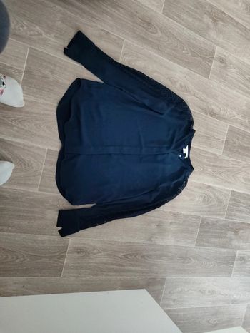 Chemise broderie bras