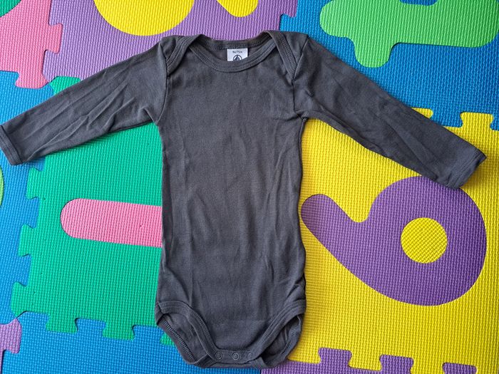 Lot de 8 bodies ml (6 Petit Bateau et 2 Orchestra) 9m - photo numéro 9