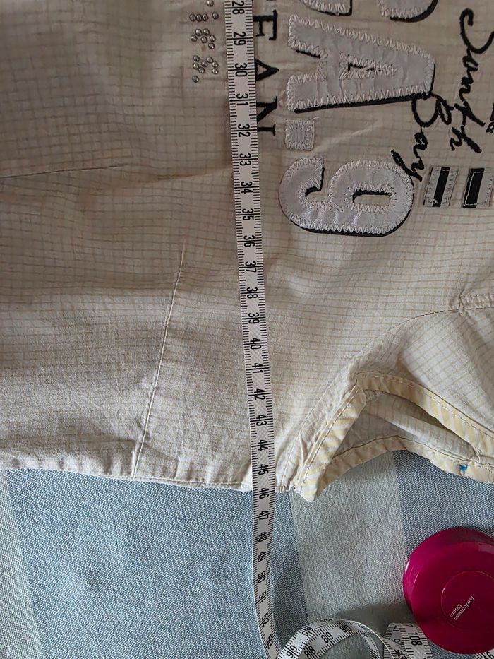 Chemise, a petit carreaux jaune, en très très bon état, largeur d'épaule 37cm, largeur sous bras 46cm, longueur 60cm, marque Gaastra= 10€ - photo numéro 6