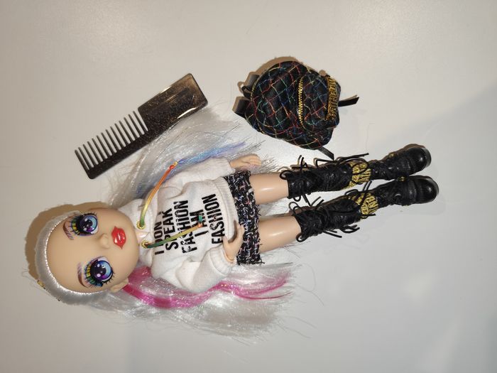 Poupée + voiture rainbow high - photo numéro 9