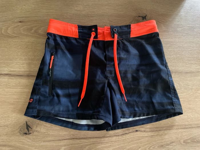 Short de bain Marine Décathlon taille 7/8 ans