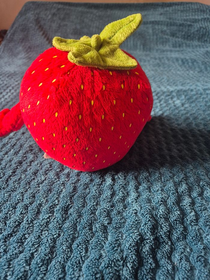 Peluche fraise 🍓 - photo numéro 2