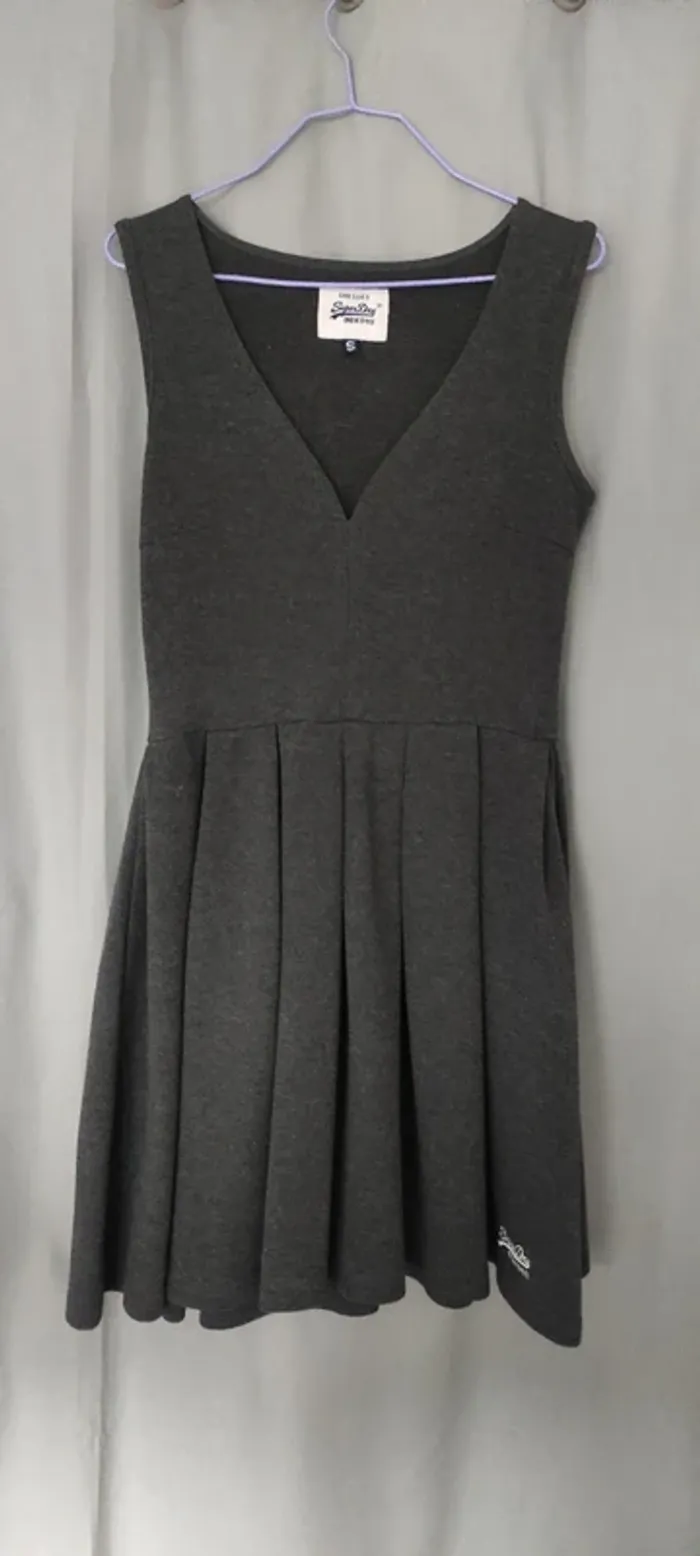 Magnifique robe Superdry