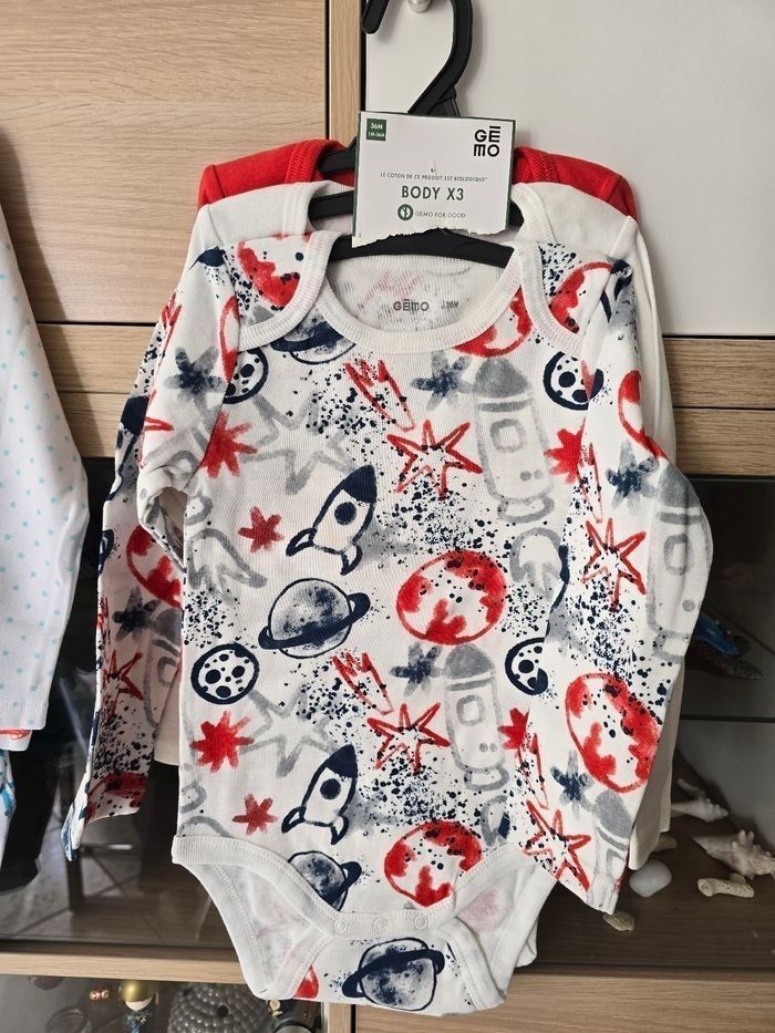 Neufs (non portés)💙🤩😍 lot bodies ml 36 mois garçon 💙🤩😍