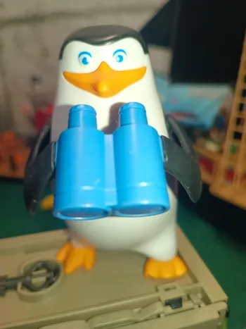 Figurines pingouins de Madagascar burger king 2015