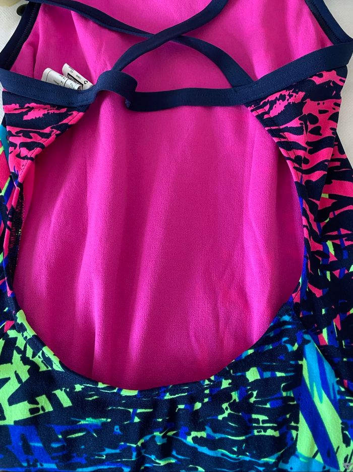 Maillot de bain + serviette - photo numéro 3