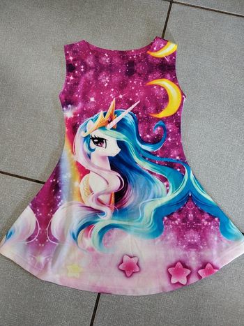 Robe sans manche licorne T.4 A