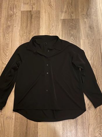 chemise lisse noire à boutons shein taille L