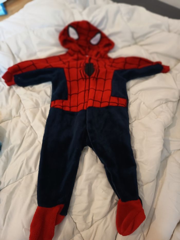Combinaison spiderman