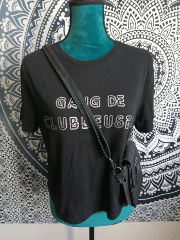 Tee-shirt noir écriture argenté gang de clubbeuses / gémo / (L)
