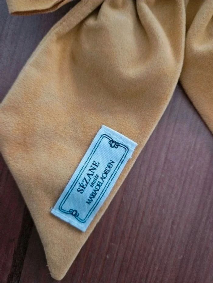 Pince nœud en velours ocre / moutarde Sézane - photo numéro 6