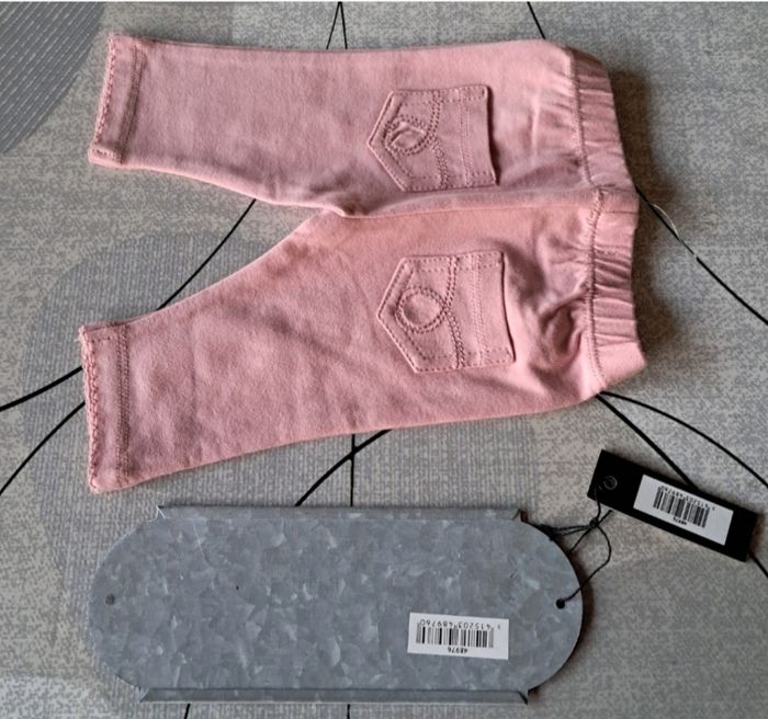 Ensemble vêtements NEUFS pour fille 3 / 6 mois - photo numéro 6