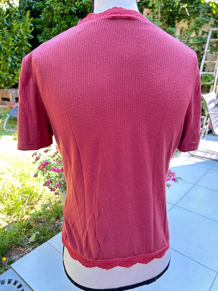 T-shirt côtelé avec broderie neuf - corail taille Xs pimkie - photo numéro 4