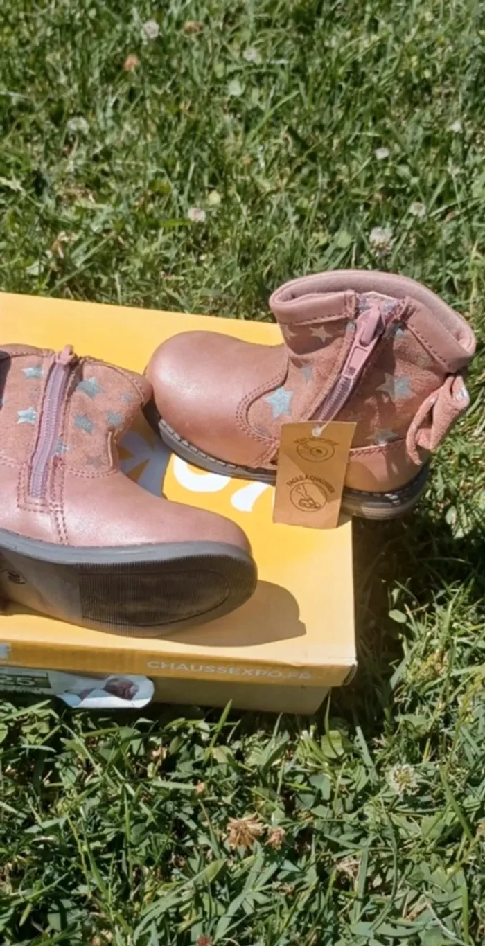 Bottines neuves fille taille 20 - photo numéro 2