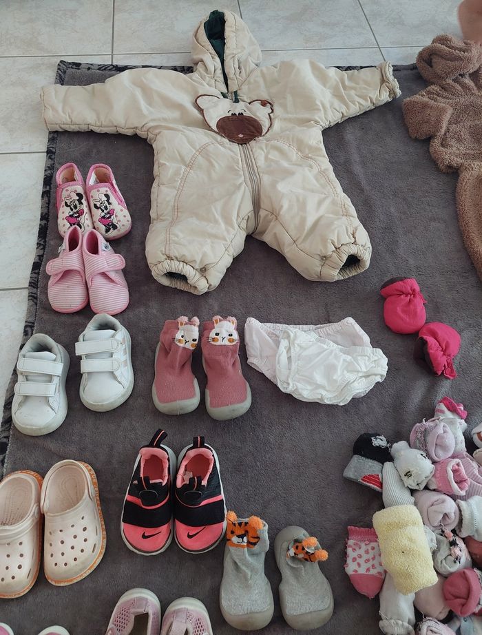 Lot chaussures et vêtements - photo numéro 3