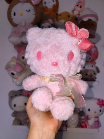 peluche doudou hello kitty sanrio 2019 rose fluffy fleur de cerisier Sakura cute coquette kawaii