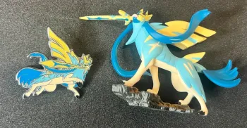 Figurine Pins Zacian shiny Coffret Zenith Suprême