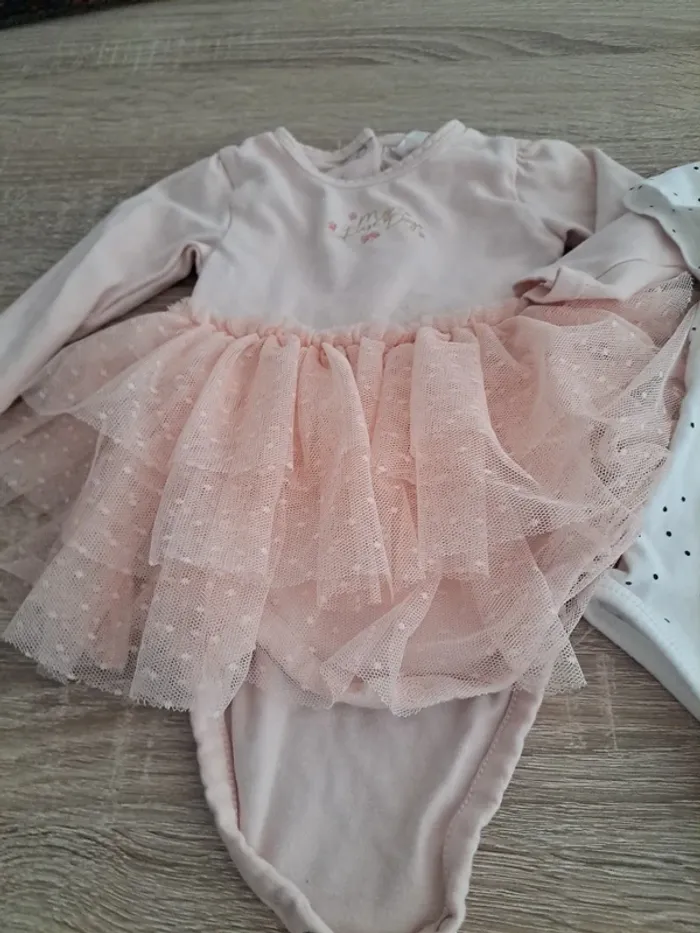 Lot body 3-6 mois - photo numéro 2