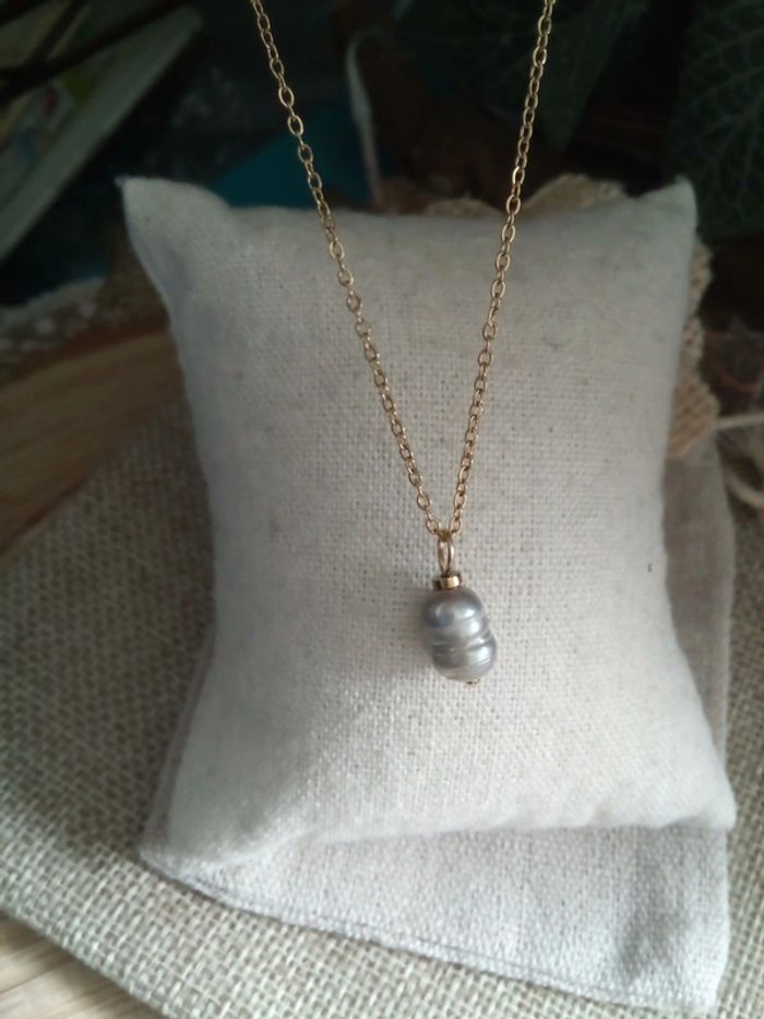 Collier perle d'eau douce naturelle grise irisée - photo numéro 2