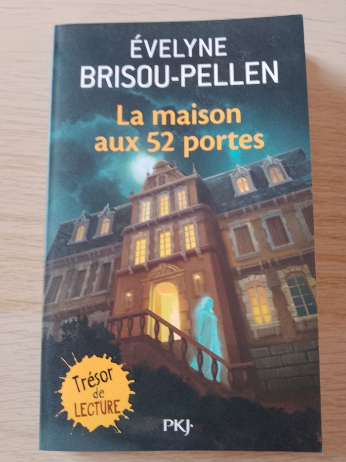 Roman La maison aux 52 portes Evelyne Brisou-Pellen PKJ