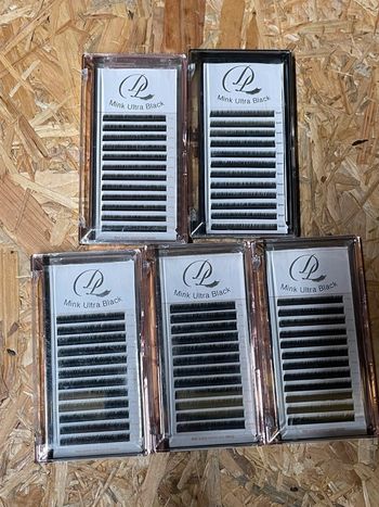 Lot extensions de cils noires 5 / 6 et 7 mm