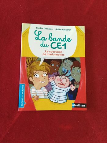 La bande du CE1 " Le spectacle de marionnettes " Nathan