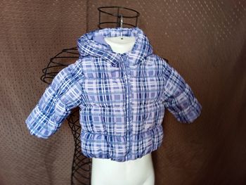 Manteau a capuche taille 9mois