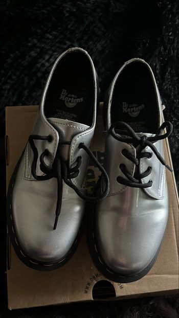 Chaussure Dr Martens 1461 Vegan métal argenté