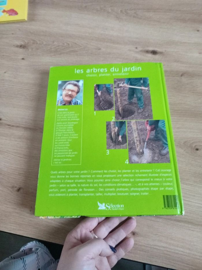 Livre sur les arbres du jardin - photo numéro 3