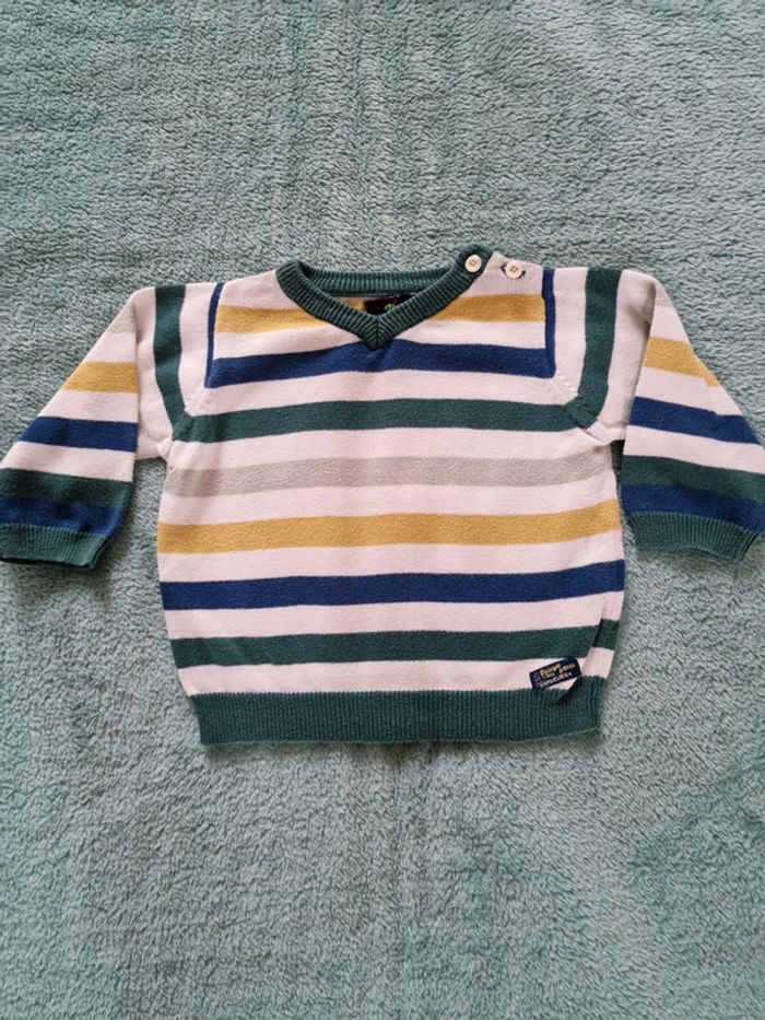 Très joli pull 9 mois