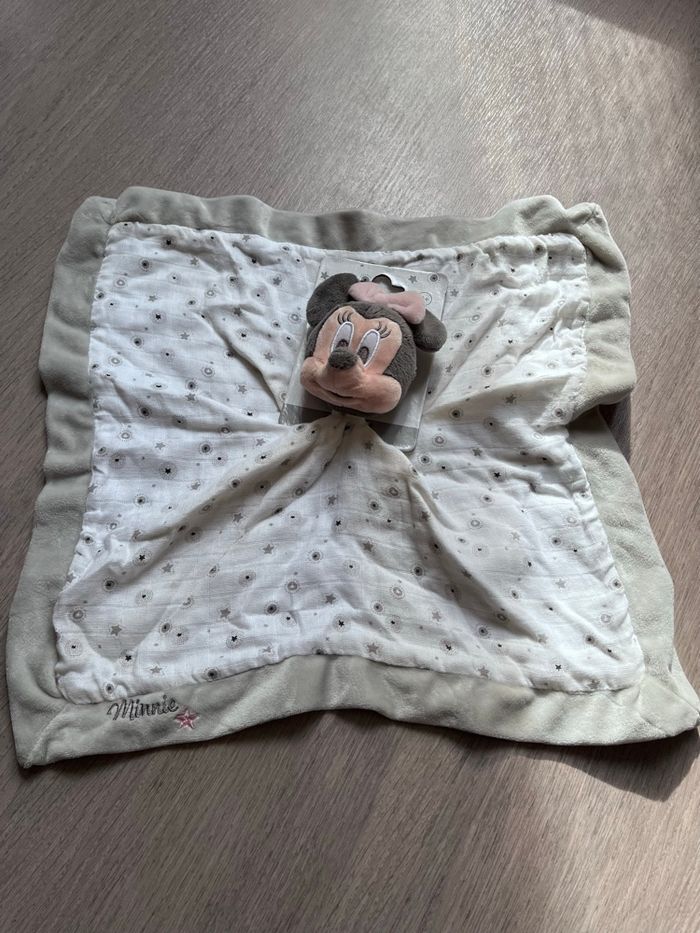 Doudou plat minnie gris neuf avec étiquette
