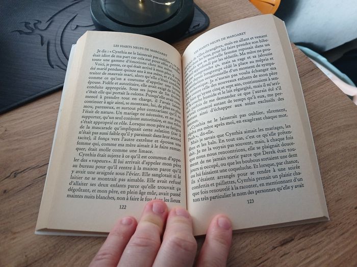 LIVRE LES HABITS NEUFS DE MAGARET DE ALICE THORIS ELLIS - photo numéro 3