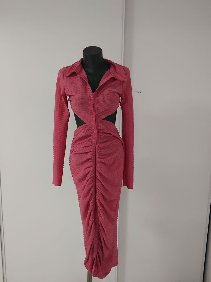 Robes femmes taille M comme neuf prix 5euros la robes - photo numéro 2