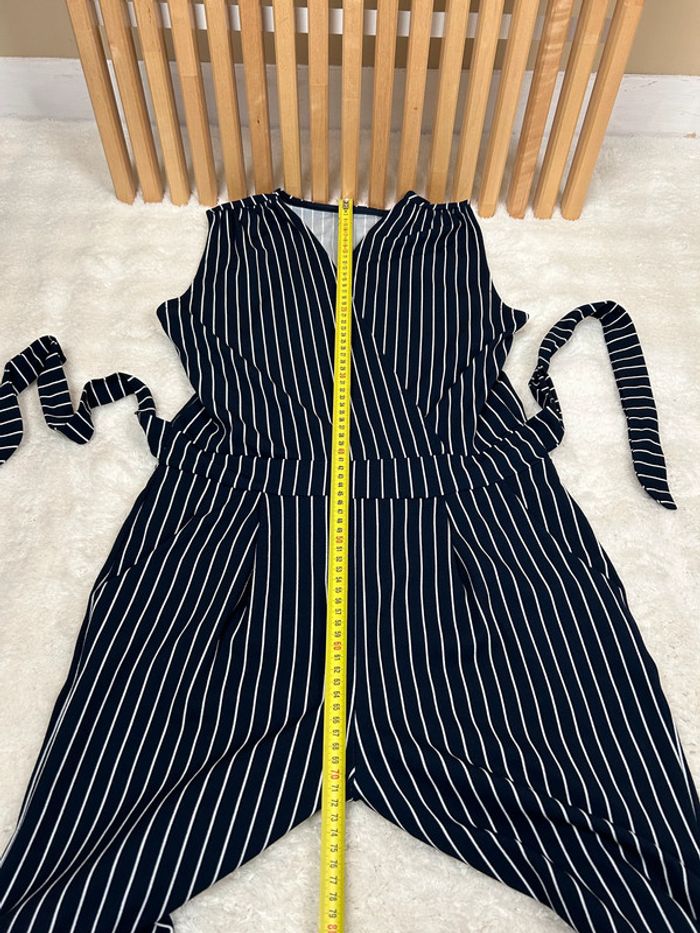 Un jumpsuit rayé élégant et chic - photo numéro 16