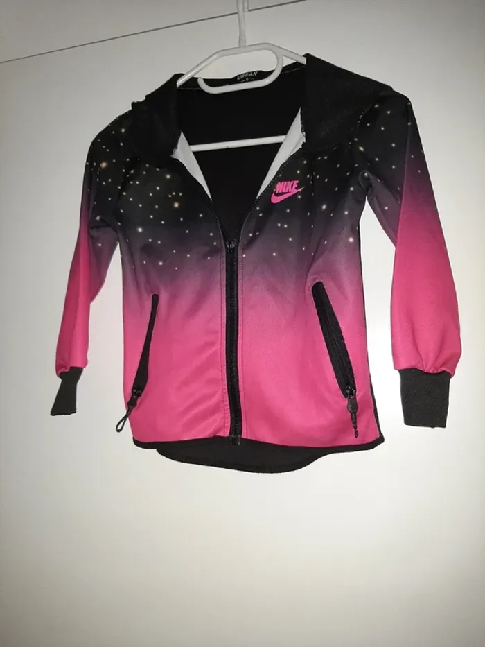 Veste Nike noire étoilée et rose 6 ans