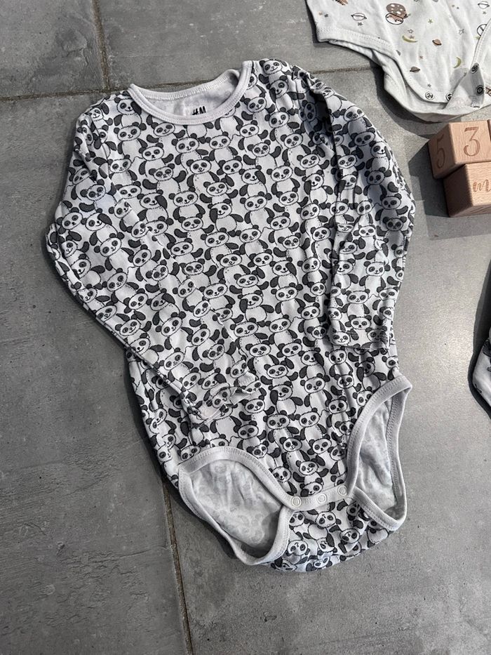 Lot de 3 bodys H&M taille 36 mois très bon état - photo numéro 4