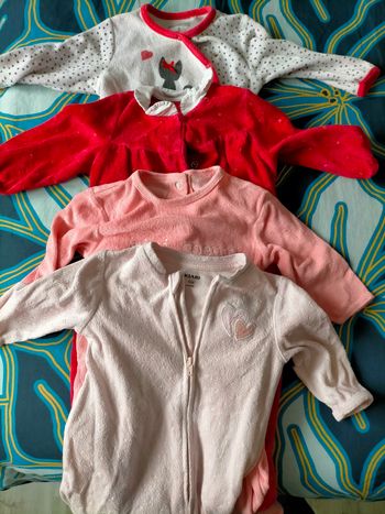 Lot pyjama taille 9 mois 