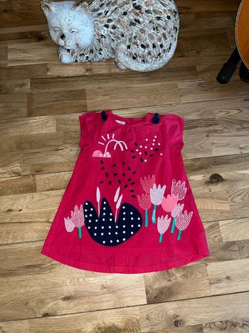 Robe fuschia à motifs dpm 3 most/59 cm tres Bon etat