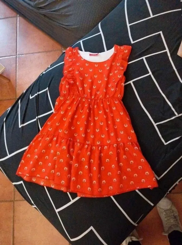 Robe  rouge  T8ans