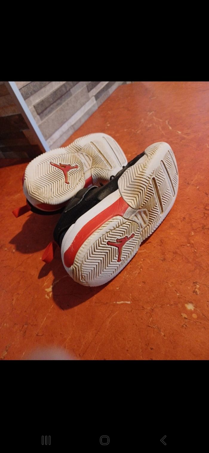 Baskets Jordan taille 33.5 - photo numéro 6