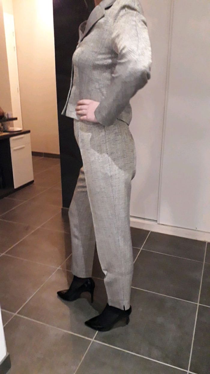 Tailleur pantalon synonyme - photo numéro 3
