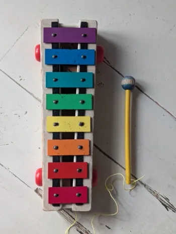 Xylophone vintage Fisher-Price Pull-A-Tune #870 en bois