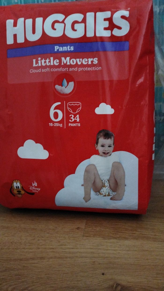 Paquet de couches Huggies pants taille 6