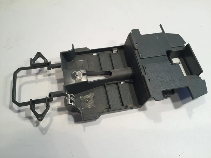 Châssis intérieur pièce détachée miniature Ferrari 550 maranello 1996 1/18 burago #A16